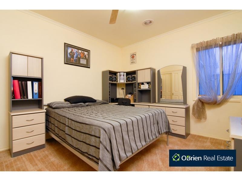 30 Caversham Terrace, Lynbrook VIC 3975