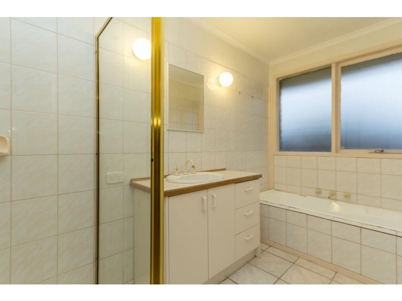 11 Milner Court, Cranbourne VIC 3977