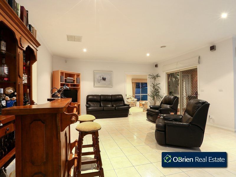 35 Eucumbene Drive, Berwick VIC 3806