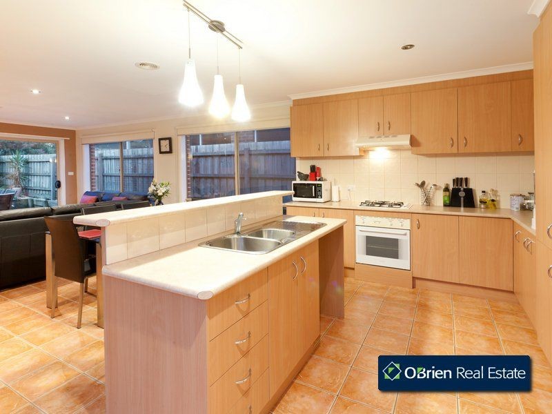 38 Hancock Drive, Berwick VIC 3806