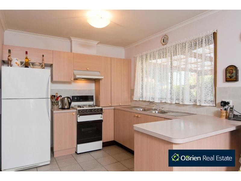 32 Amber Crescent, Narre Warren VIC 3805