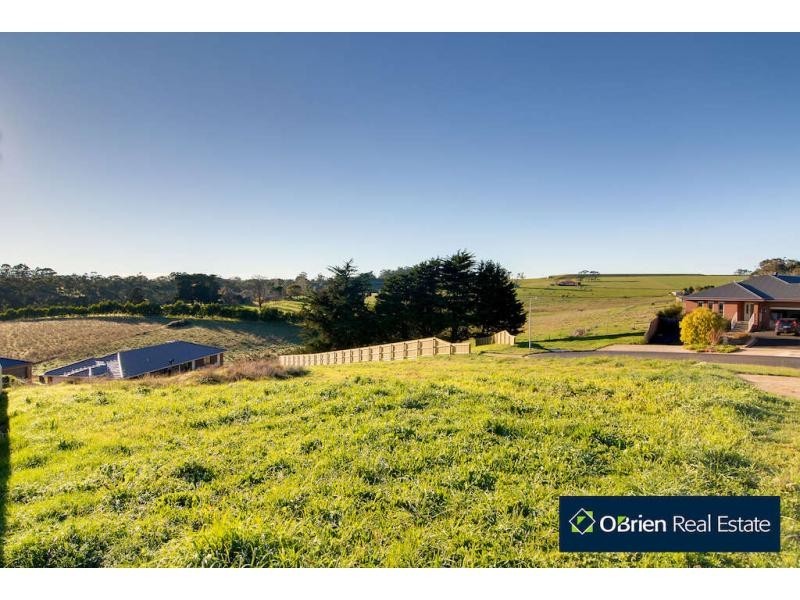 6 Aaron Court, Drouin VIC 3818