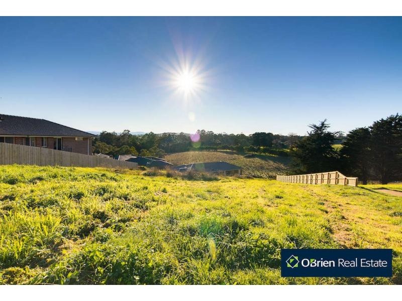 6 Aaron Court, Drouin VIC 3818