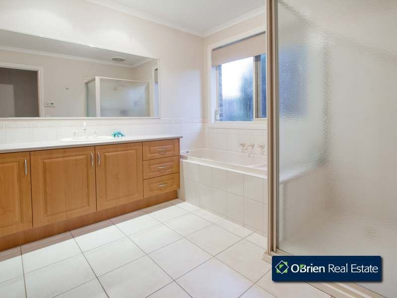 3 Gargeney Court, Berwick VIC 3806