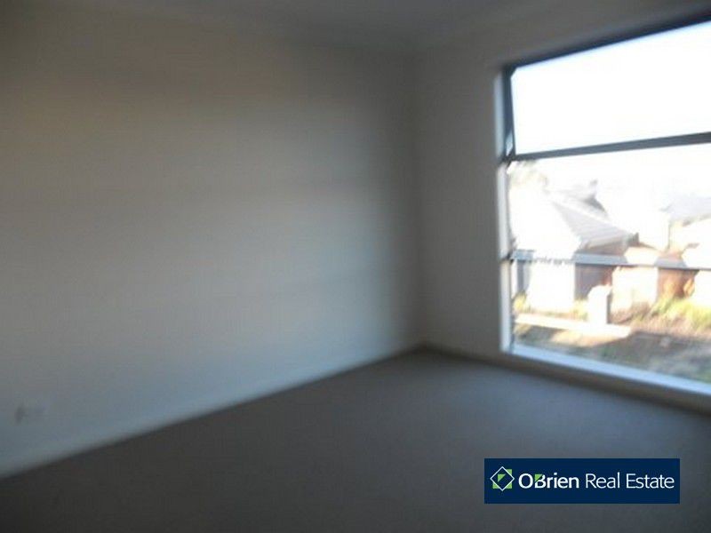 6 Jade Walk, Officer VIC 3809