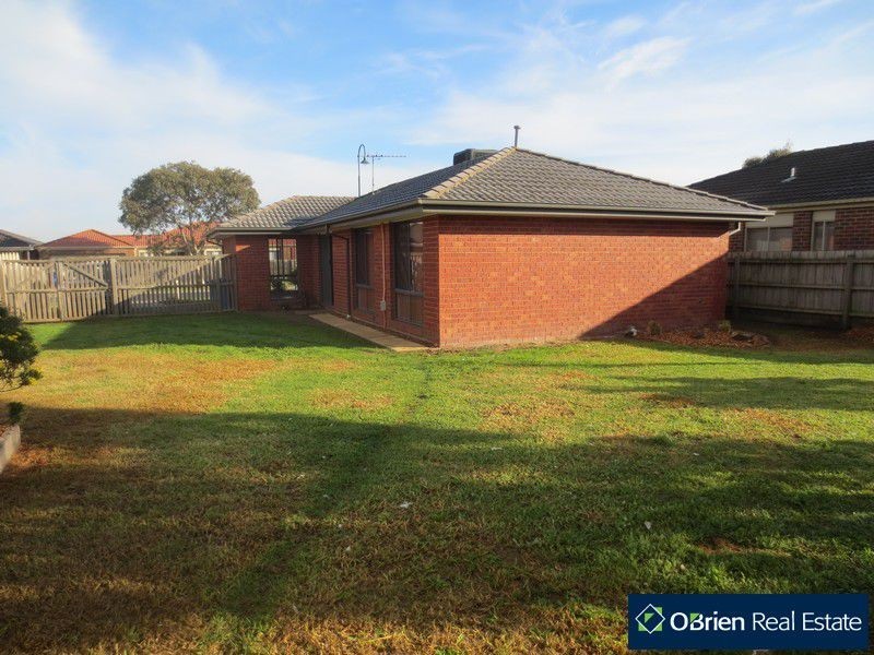 1 Alberton Drive, Cranbourne VIC 3977