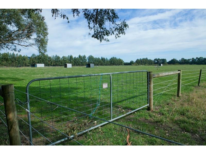 590 North Yannathan Road, Ripplebrook VIC 3818