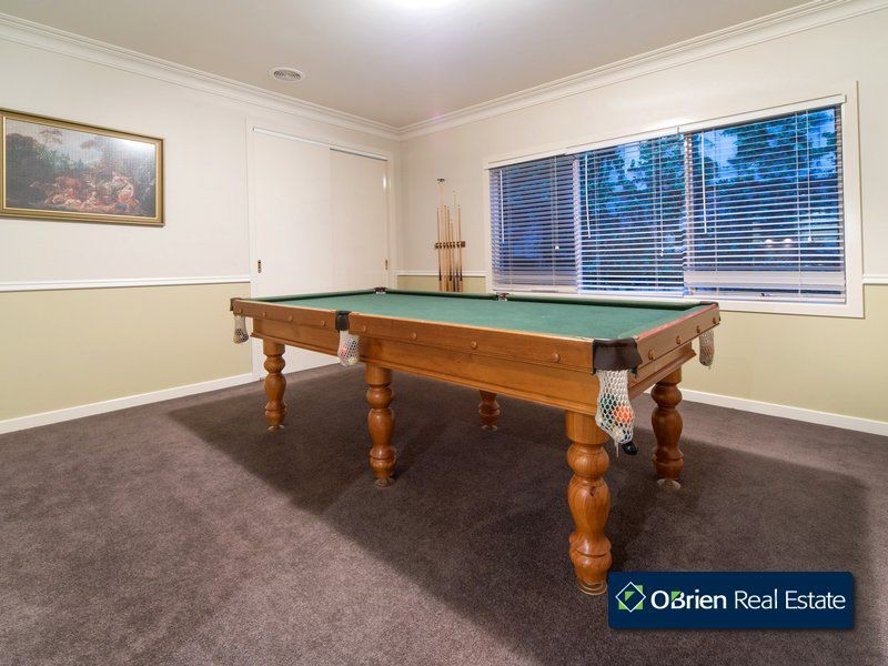 17 Lawton Grove, Berwick VIC 3806