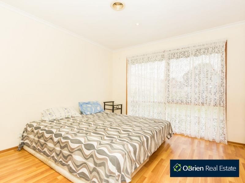 4 Isaac Edey Place, Hampton Park VIC 3976