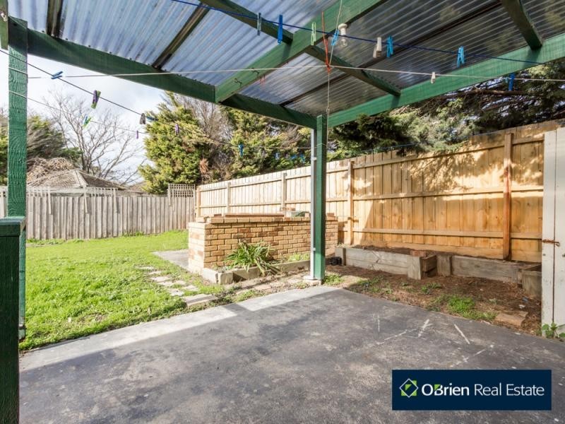 4 Isaac Edey Place, Hampton Park VIC 3976