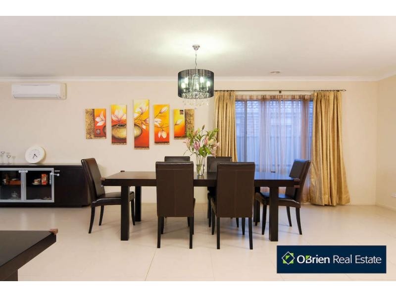 3 Foxhound Grove, Cranbourne East VIC 3977