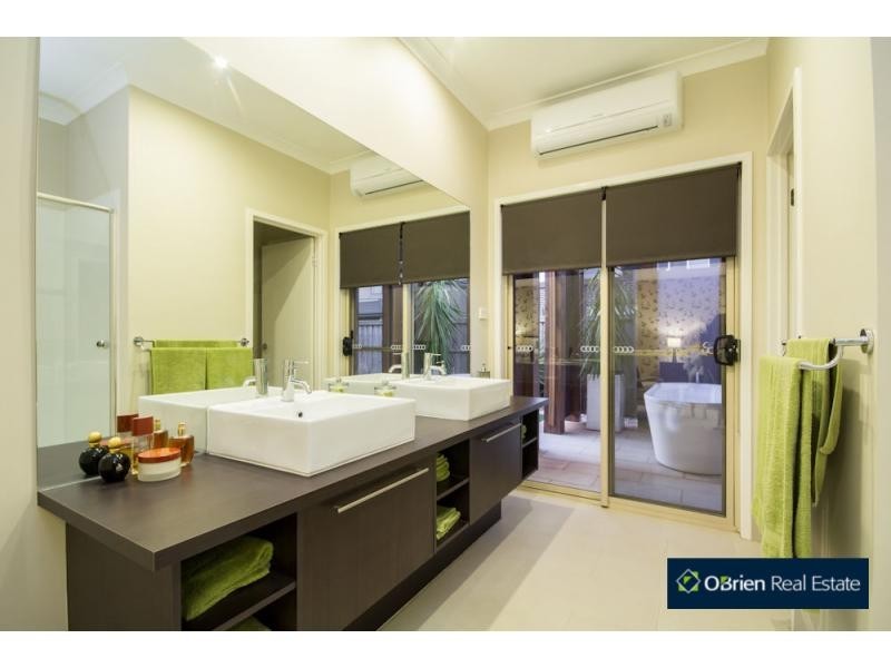 20 Brookwater Parade, Lyndhurst VIC 3975