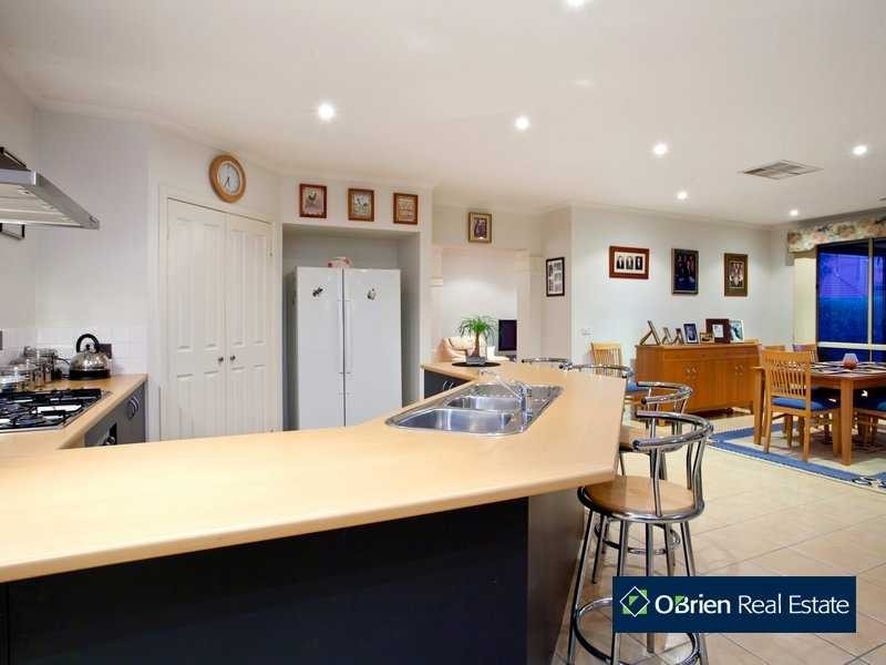 16 Spoonbill Street, Berwick VIC 3806