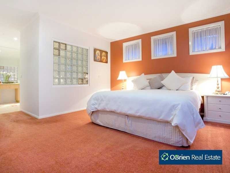 16 Spoonbill Street, Berwick VIC 3806