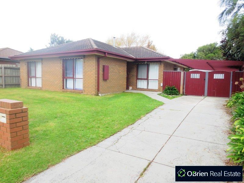 22 Gipps Crescent, Cranbourne VIC 3977