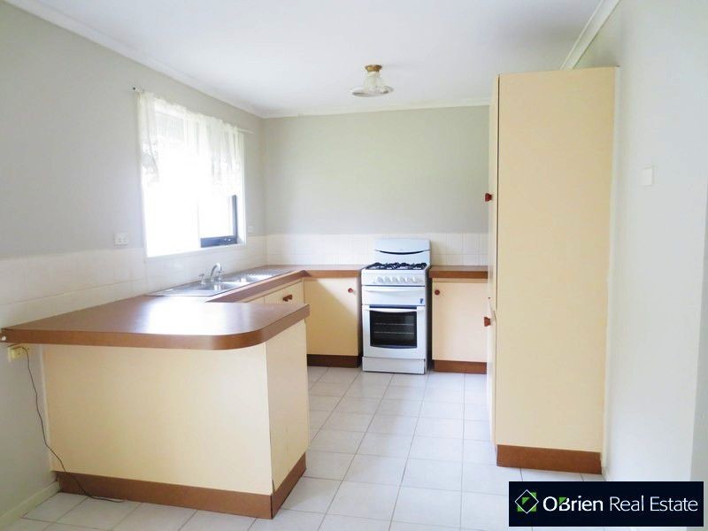 22 Gipps Crescent, Cranbourne VIC 3977