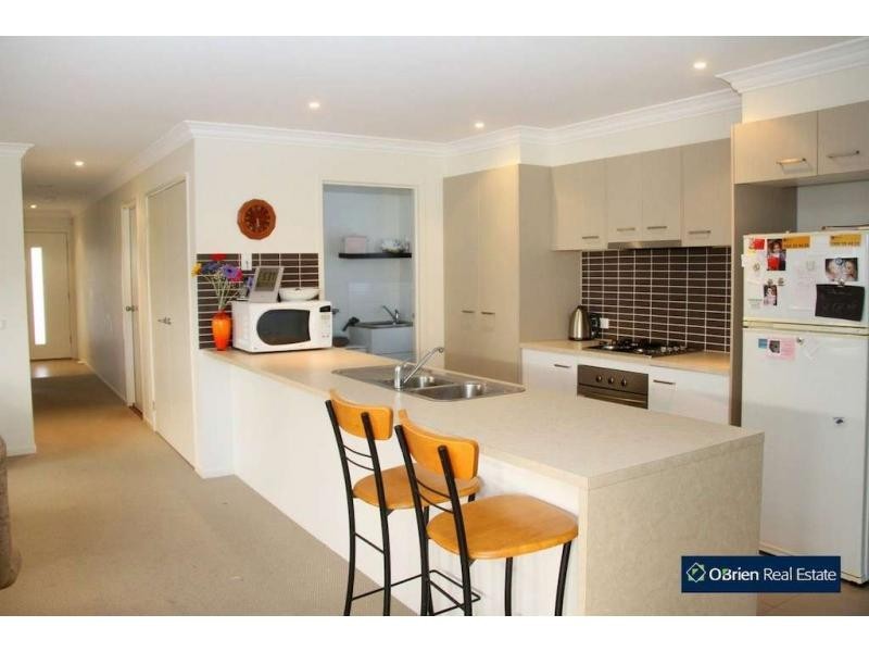 84 Meridian Circuit, Berwick VIC 3806