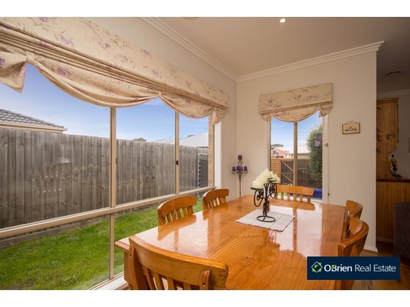 10 Brookland Greens Boulevard, Cranbourne VIC 3977