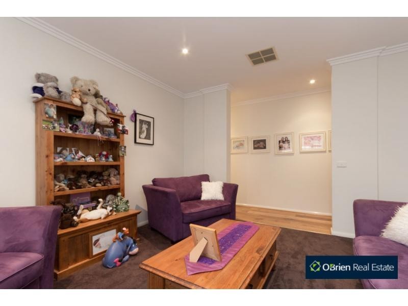 10 Brookland Greens Boulevard, Cranbourne VIC 3977