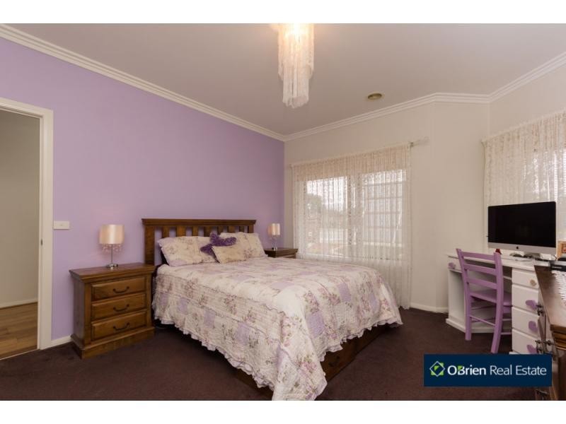 10 Brookland Greens Boulevard, Cranbourne VIC 3977