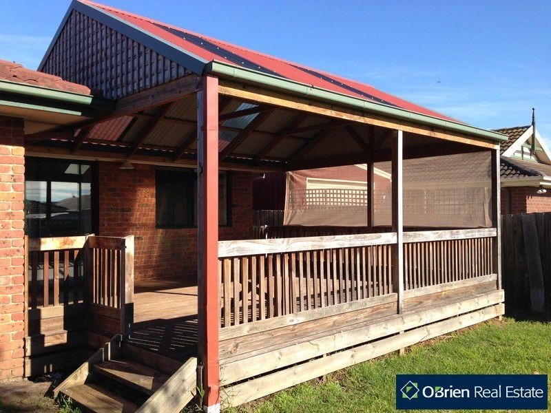 16 Friendship Close, Cranbourne VIC 3977