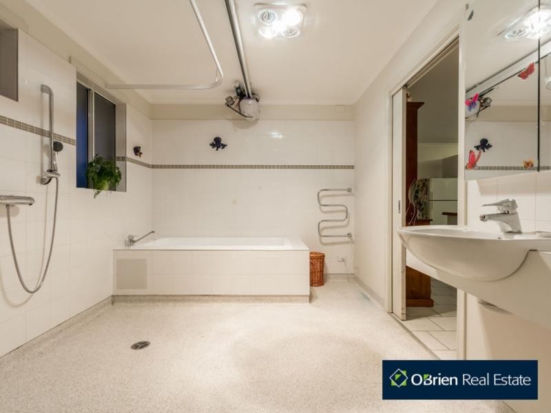 67 Lyrebird Drive, Carrum Downs VIC 3201