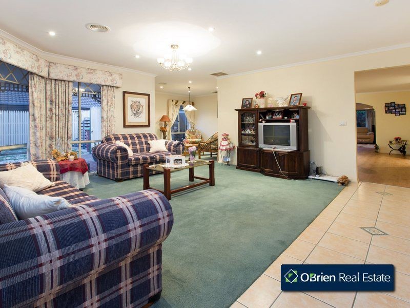 4 Playford Close, Berwick VIC 3806