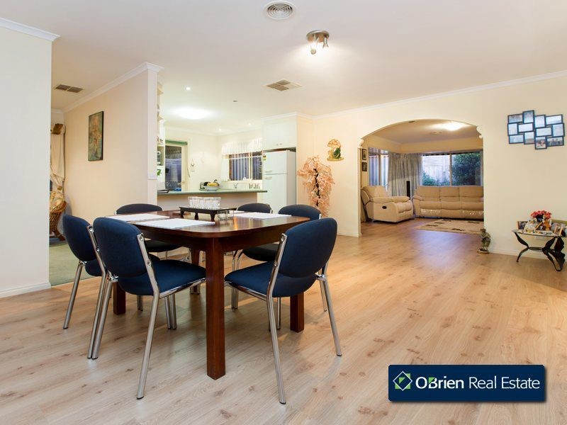 4 Playford Close, Berwick VIC 3806