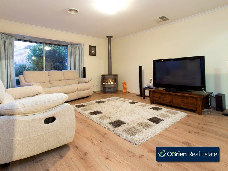 4 Playford Close, Berwick VIC 3806