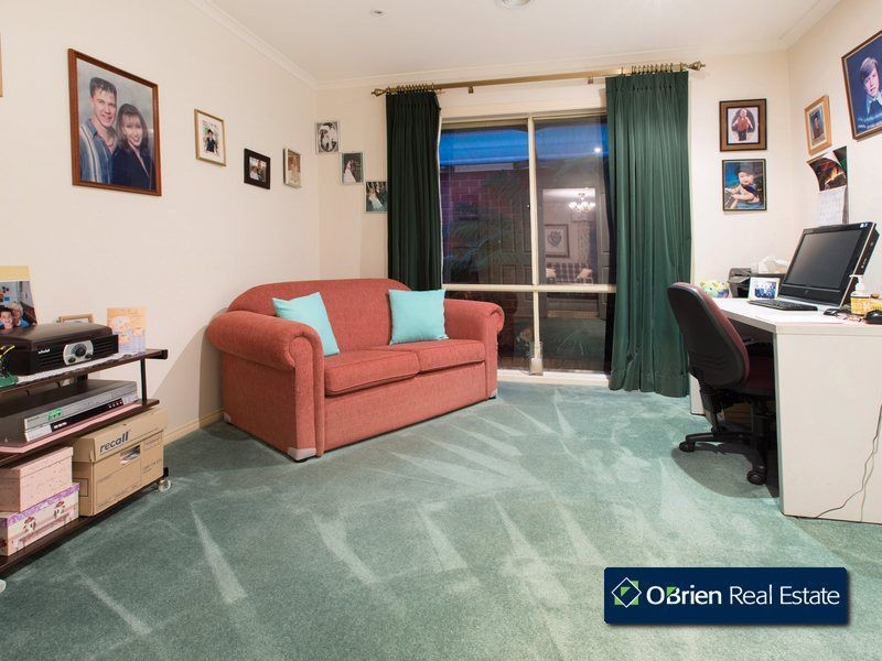 4 Playford Close, Berwick VIC 3806