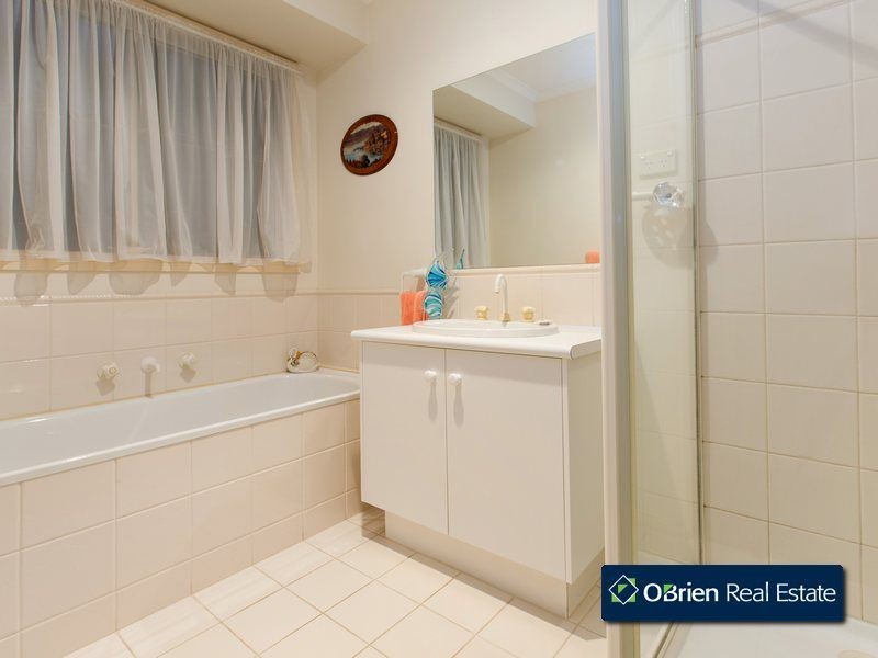 4 Playford Close, Berwick VIC 3806