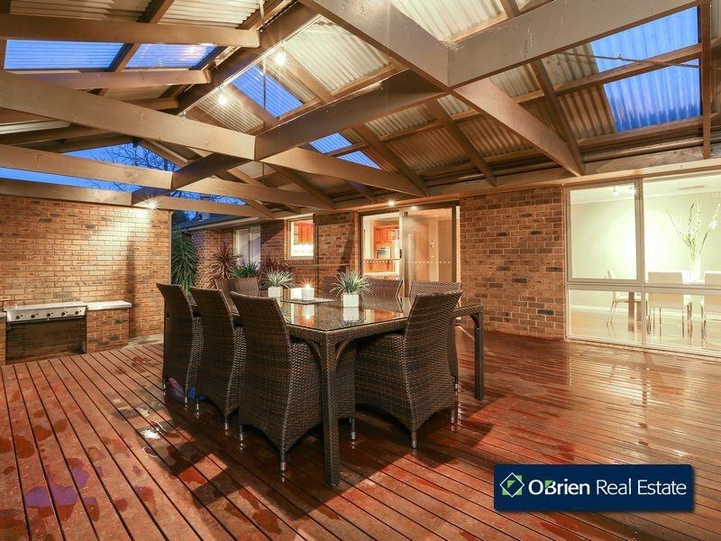 18 Earlston Square, Berwick VIC 3806