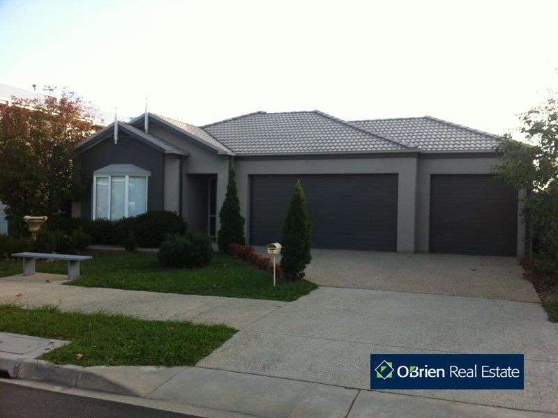 12 Botanic Drive, Pakenham VIC 3810