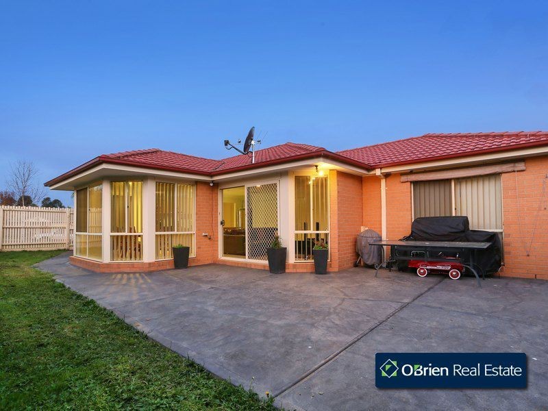 67 Earlsfield Drive, Berwick VIC 3806
