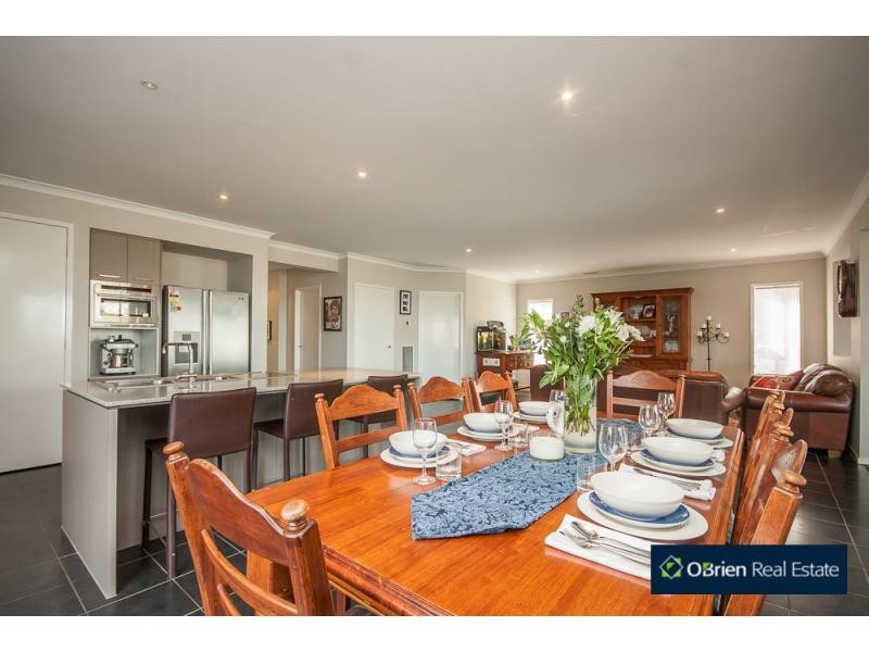 6 Pimelia Mews, Botanic Ridge, Cranbourne South VIC 3977