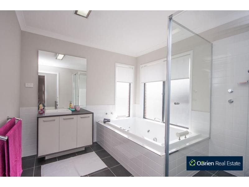 6 Pimelia Mews, Botanic Ridge, Cranbourne South VIC 3977