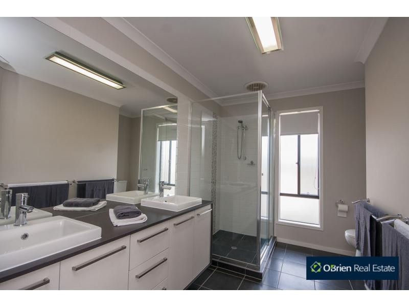 6 Pimelia Mews, Botanic Ridge, Cranbourne South VIC 3977