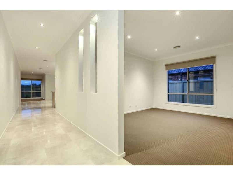 23 Mickleham Drive, Cranbourne North VIC 3977