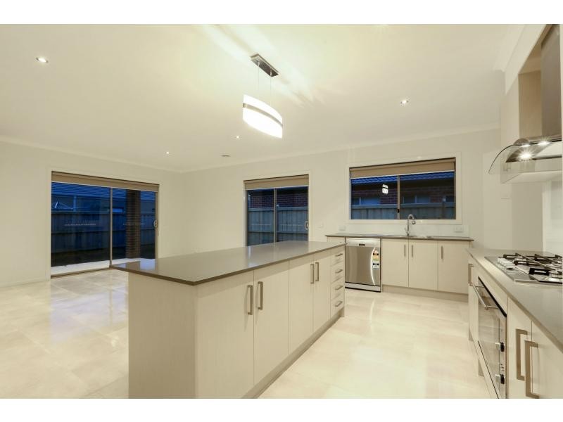 23 Mickleham Drive, Cranbourne North VIC 3977