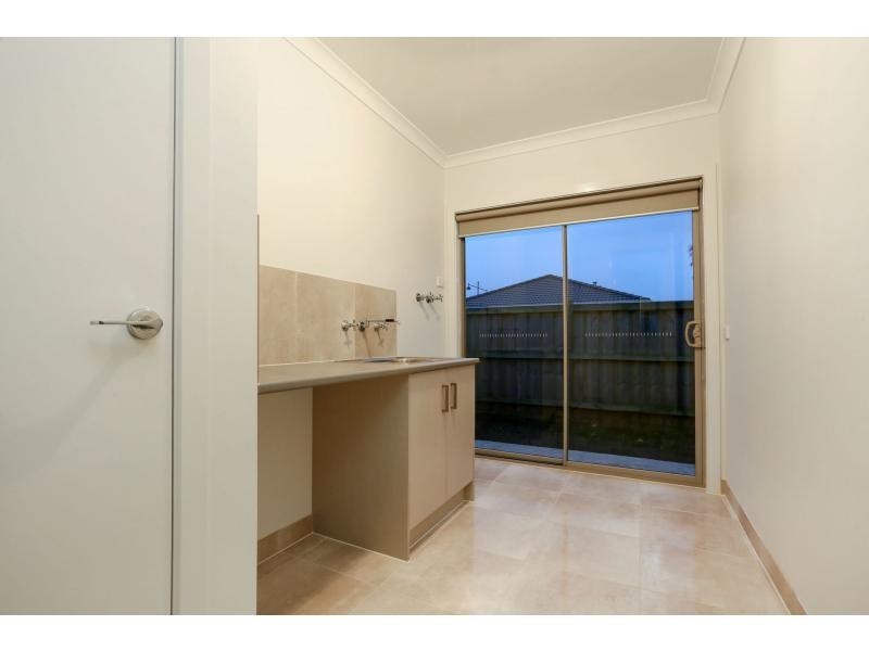 23 Mickleham Drive, Cranbourne North VIC 3977