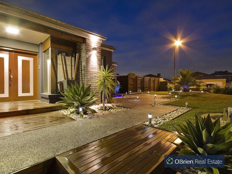 52 Brookwater Parade, Lyndhurst VIC 3975