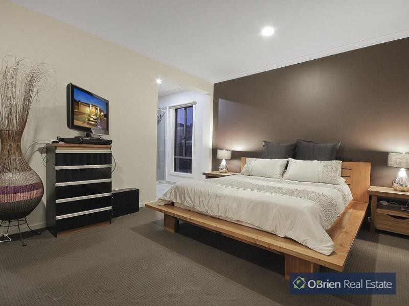 52 Brookwater Parade, Lyndhurst VIC 3975