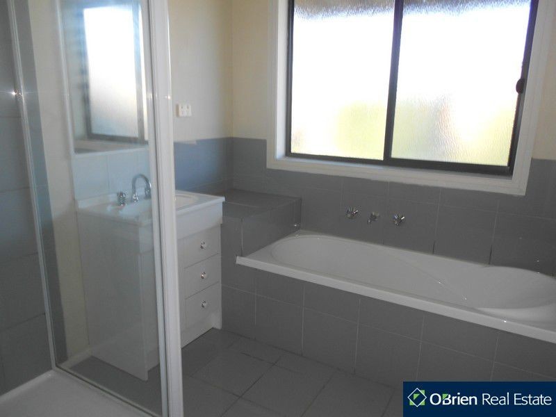 41 Portchester Boulevard, Beaconsfield VIC 3807