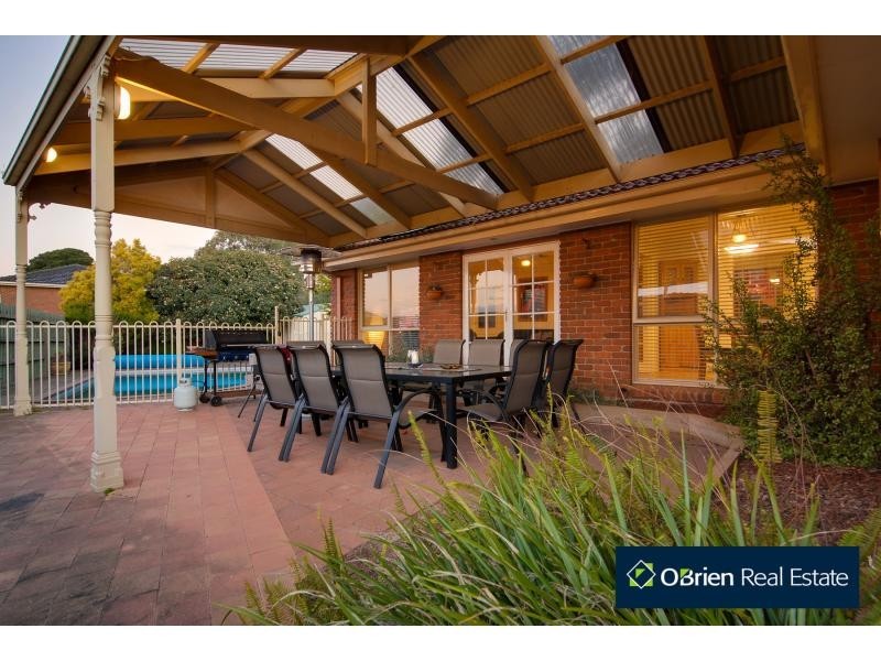 10 Thanos Court, Hallam VIC 3803