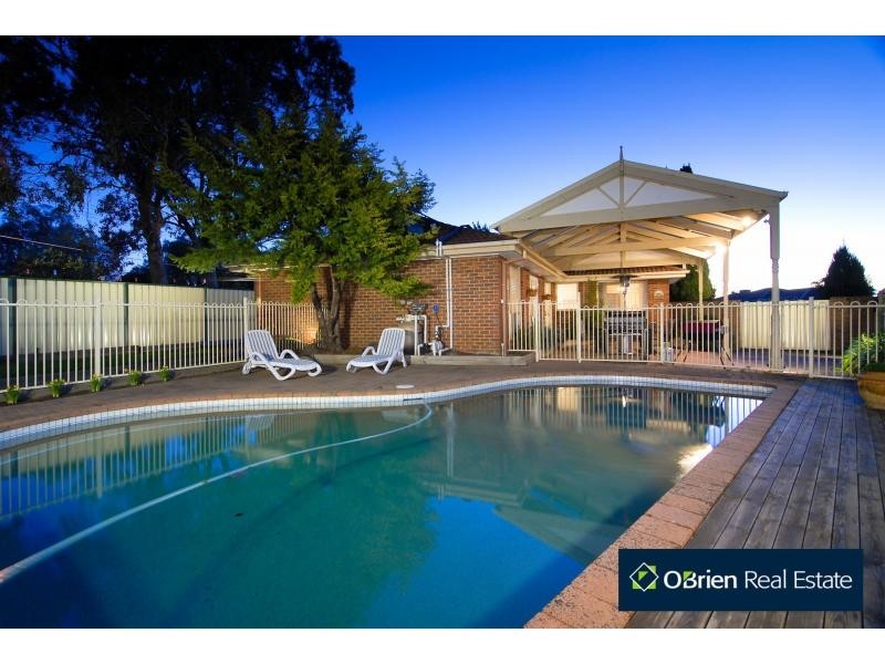 10 Thanos Court, Hallam VIC 3803