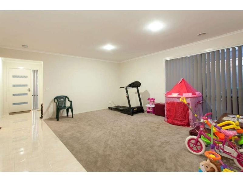 66 Fairhaven Boulevard, Cranbourne West VIC 3977