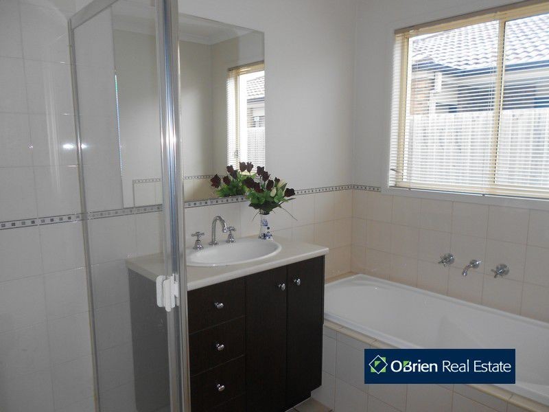 44 Elida Crescent, Narre Warren South VIC 3805