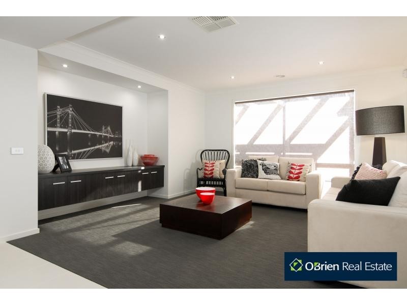 12 John Russell Drive, Cranbourne VIC 3977