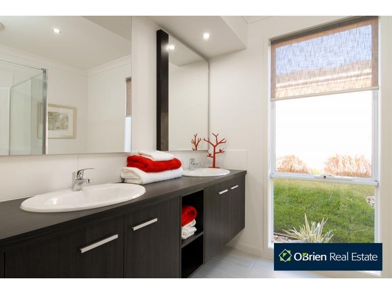 12 John Russell Drive, Cranbourne VIC 3977