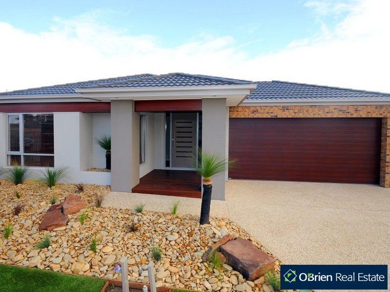 14 John Russell Road, Cranbourne VIC 3977